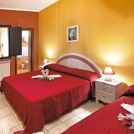 Santa Sofia By Holidayngo 3* Paravati